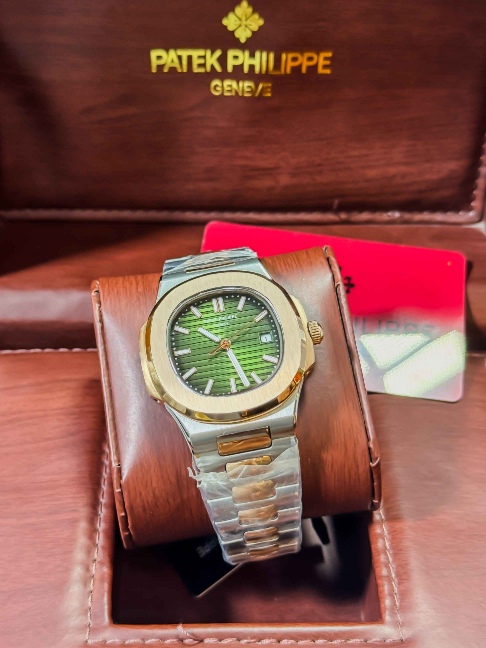 Patek Philippe Nautilus - Two Tone Automatic – Luxury Edition