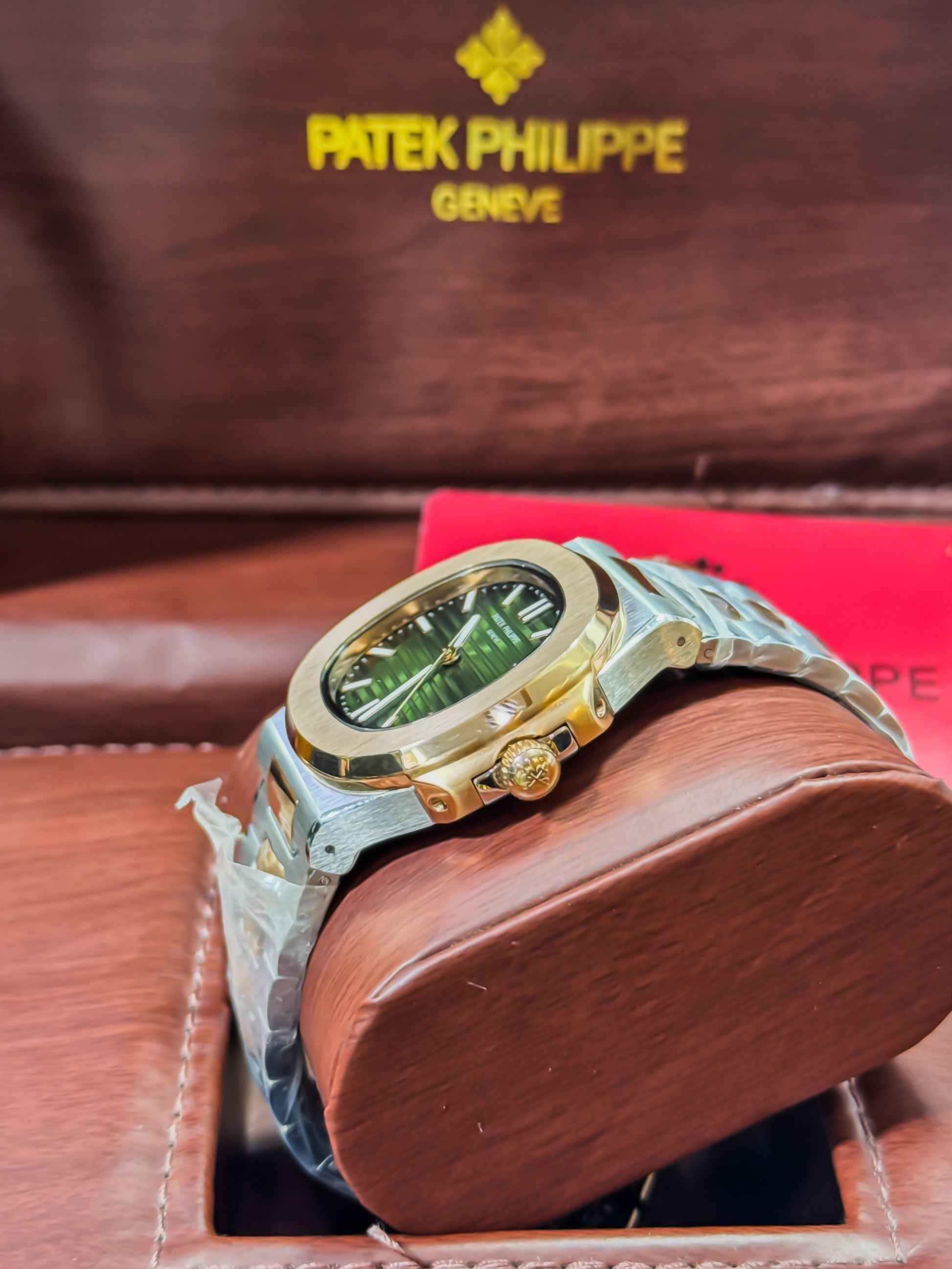 Patek Philippe Nautilus - Two Tone Automatic – Luxury Edition