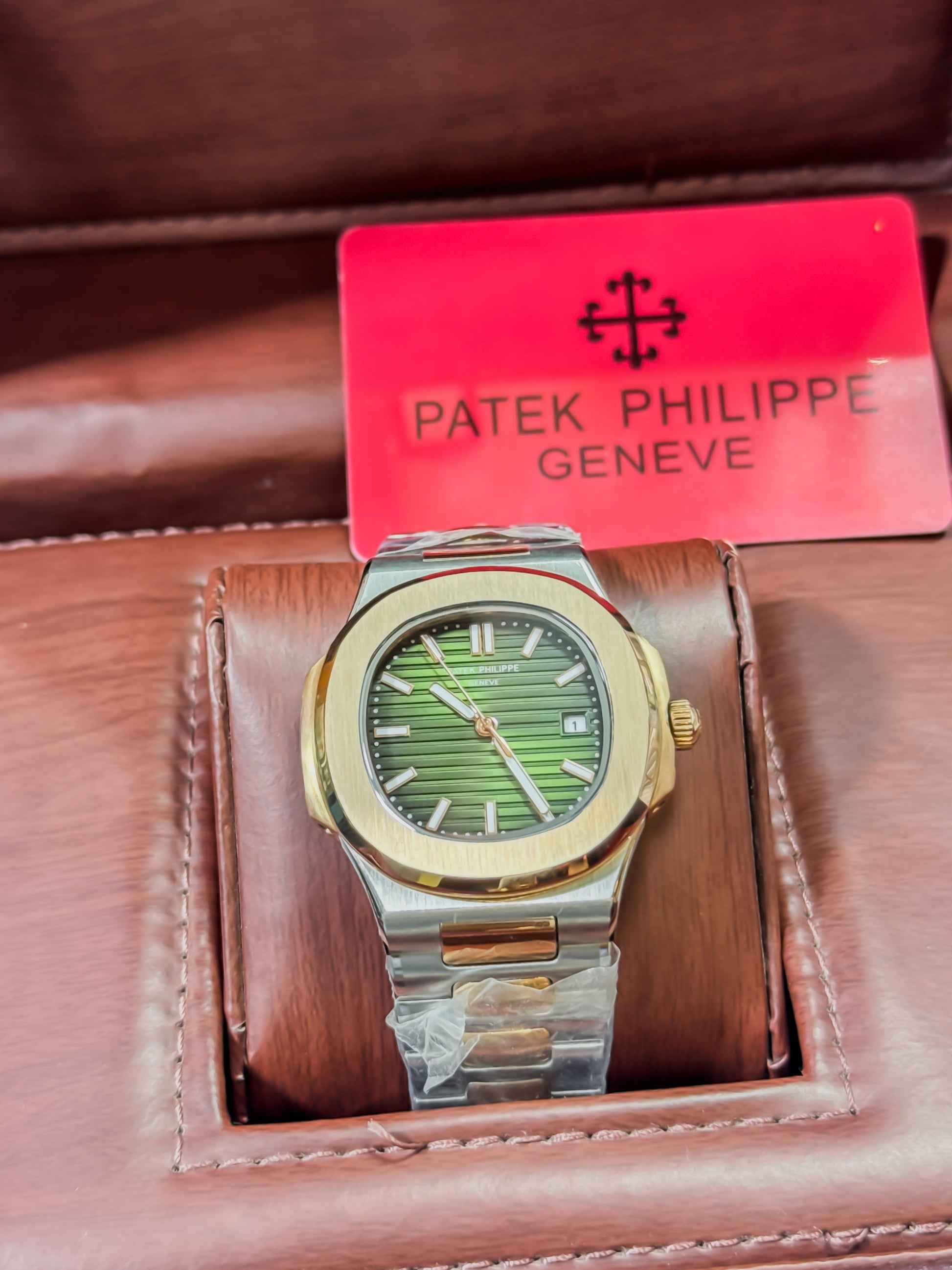 Patek Philippe Nautilus - Two Tone Automatic – Luxury Edition