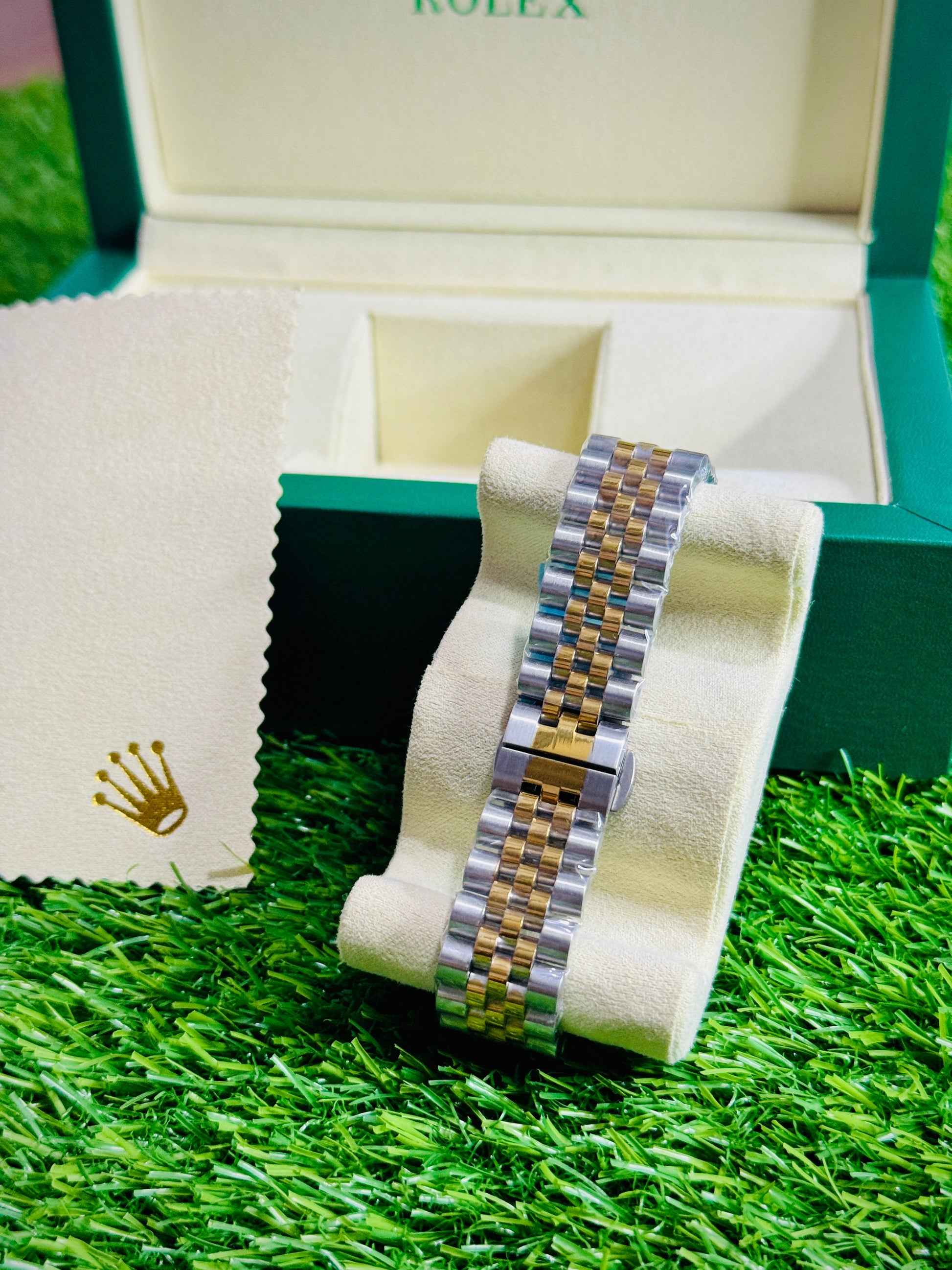 Rolex Datejust Two-Tone Silver & Gold – Classic Edition